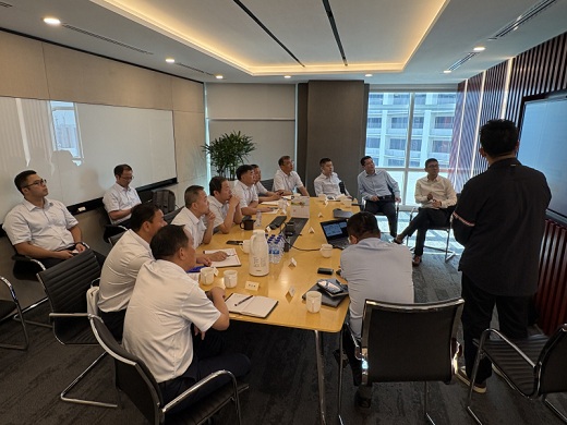 徐均生會(huì)見萬華化學(xué)（新加坡）公司客人