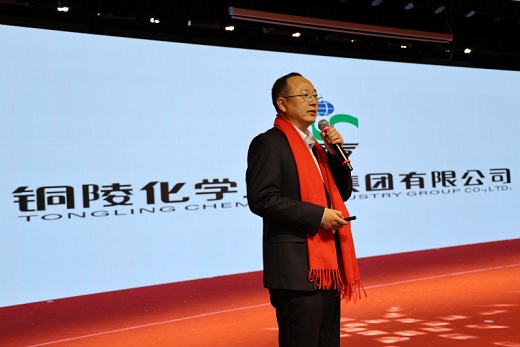 春節(jié)來(lái)臨之際，集團(tuán)公司領(lǐng)導(dǎo)通過(guò)上門、打電話等方式，慰問(wèn)了集團(tuán)公司級(jí)退休老領(lǐng)導(dǎo)，給他們送去企業(yè)的關(guān)愛(ài)和節(jié)日祝福。 集團(tuán)公司總經(jīng)理吳亞在張鳳騰、蔡惠民（省勞模）家中慰問(wèn)時(shí)，向他們通報(bào)了集團(tuán)公司去年的經(jīng)營(yíng)業(yè)績(jī)、當(dāng)前面臨的困難與挑戰(zhàn)、2026年的工作目標(biāo)和措施、下一步的發(fā)展思路發(fā)展方向。集團(tuán)公司黨委書記、工會(huì)主席汪華慰問(wèn)了袁菊興、馬國(guó)校。集團(tuán)公司副總經(jīng)理陳勝前慰問(wèn)了陳孝厚、古衛(wèi)國(guó)。集團(tuán)公司副總經(jīng)理陳彬慰問(wèn)了江興海、王志強(qiáng)。集團(tuán)公司副總經(jīng)理查文泉慰問(wèn)了王世?。ㄊ谀＃?、潘建。集團(tuán)公司副總經(jīng)理潘明慰問(wèn)了汪永華、王慶成